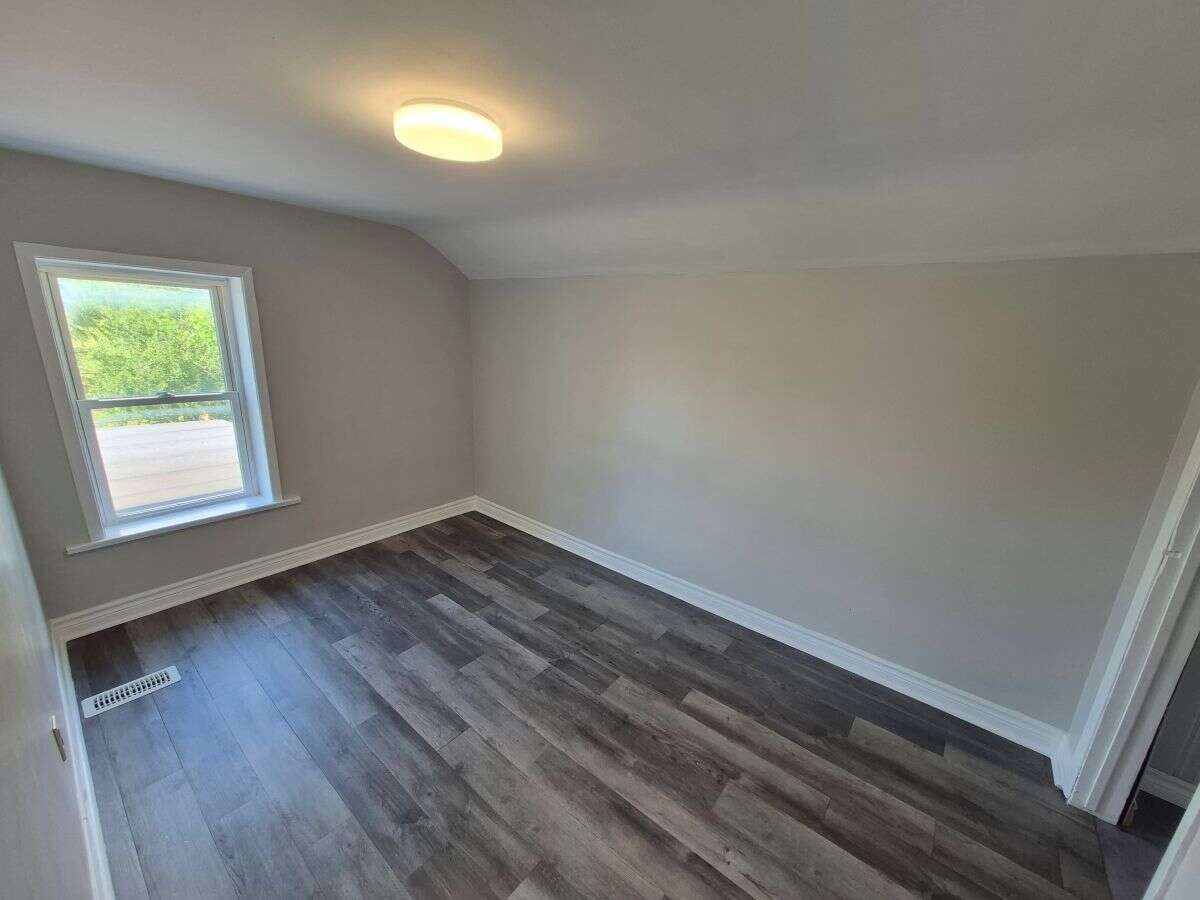 2nd Floor NE Bedroom