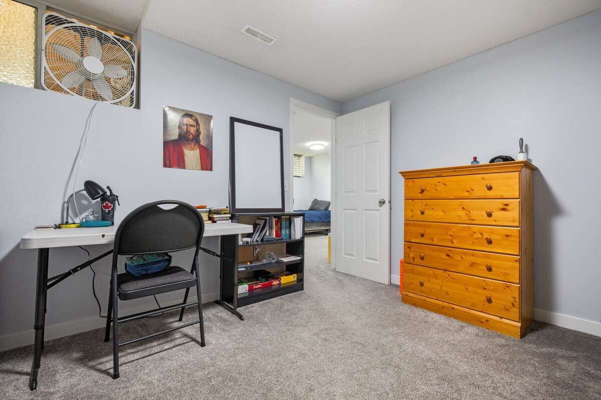 Full Kitchen in Accessory Suite including dishwasher