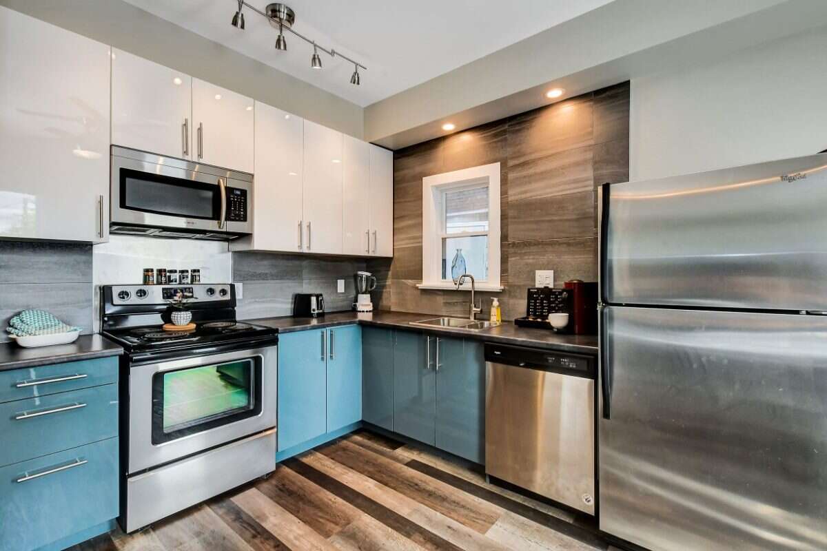 Fully Renovated 4-Unit Multifamily in North Vanier