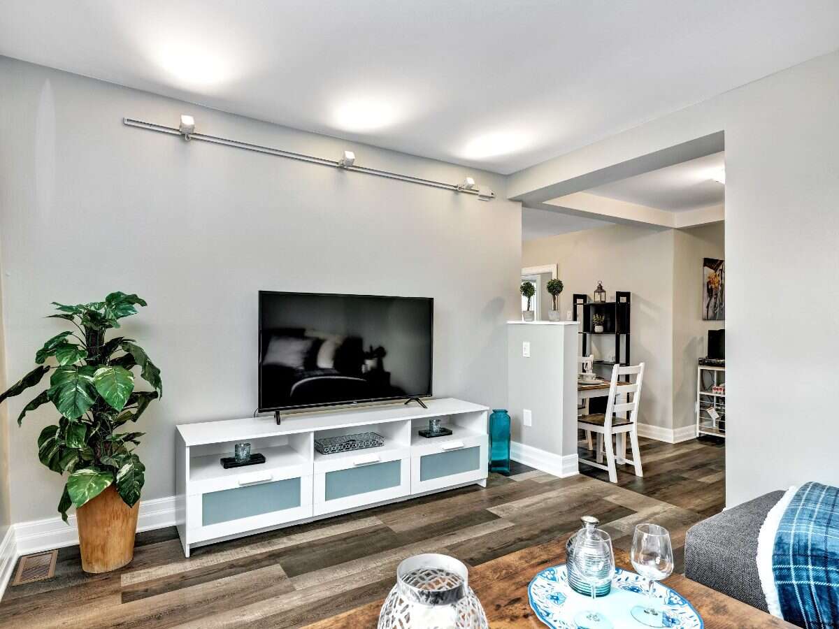 Fully Renovated 4-Unit Multifamily in North Vanier