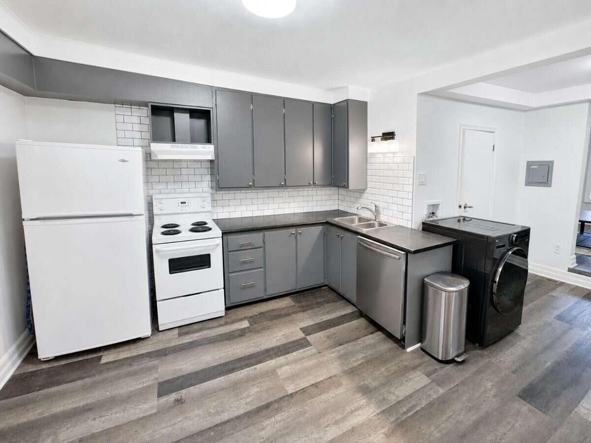 Fully Renovated 4-Unit Multifamily in North Vanier