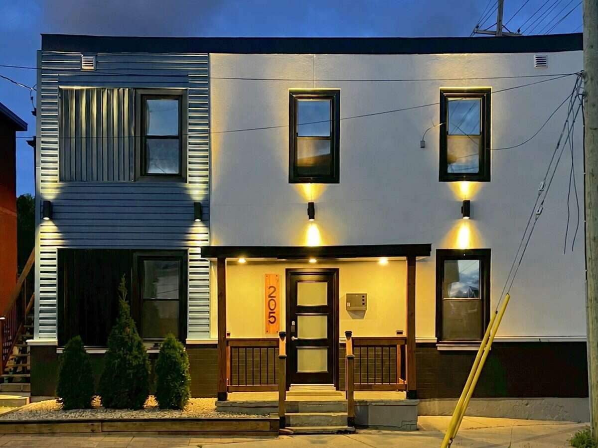 Fully Renovated 4-Unit Multifamily in North Vanier