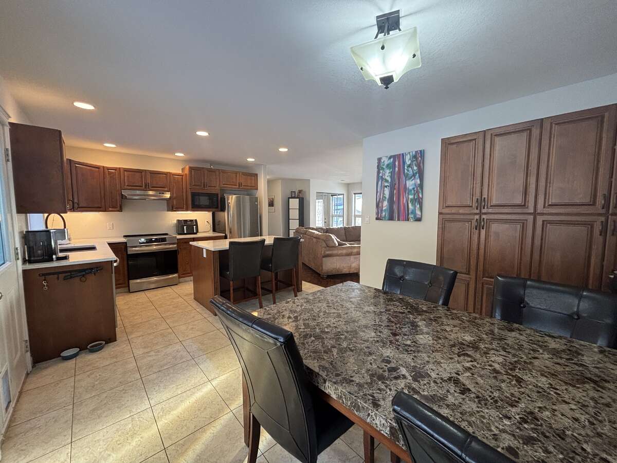 Main unit kitchen