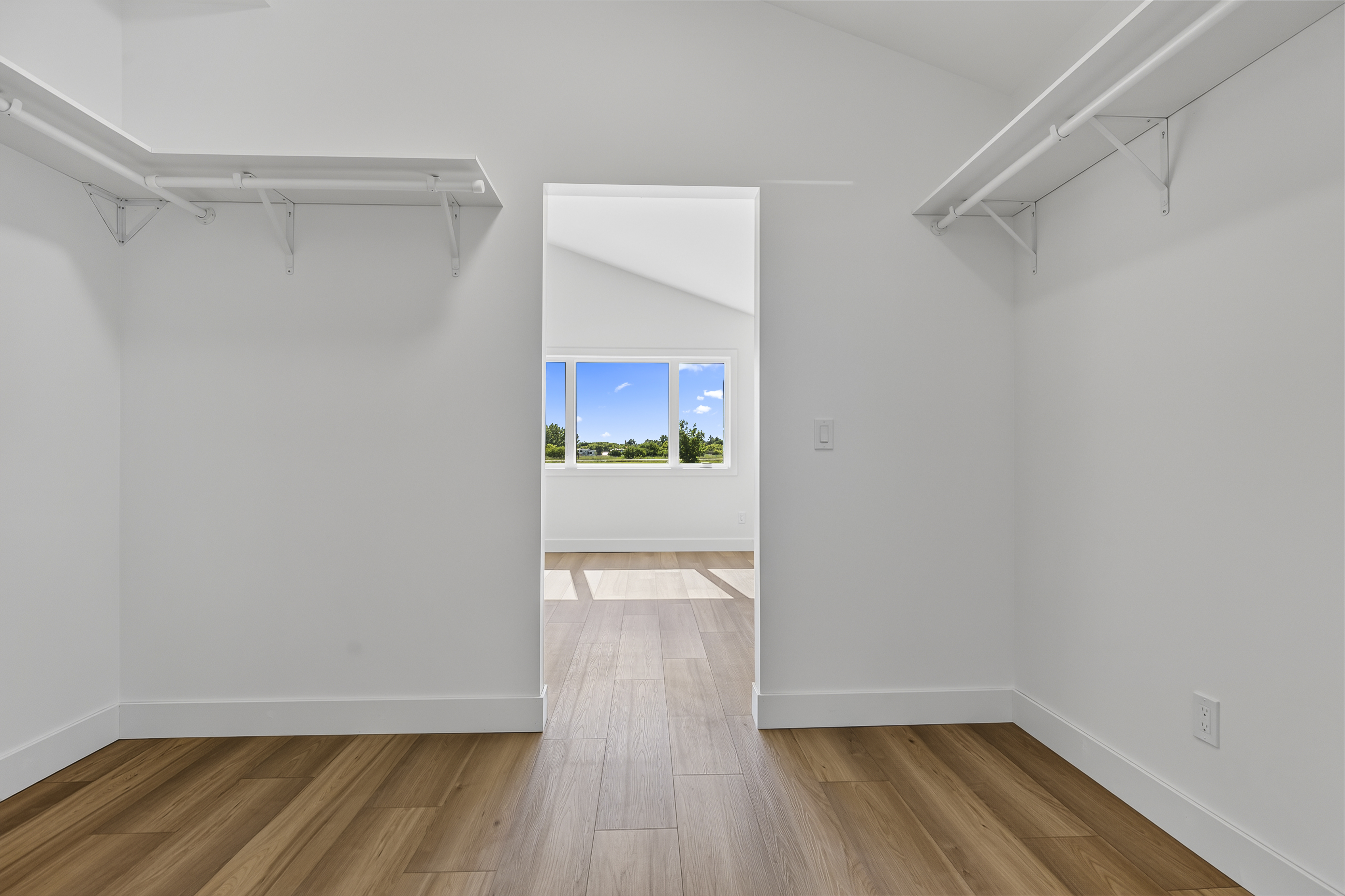 Brand New 3bed 2bath home in peaceful Carbon