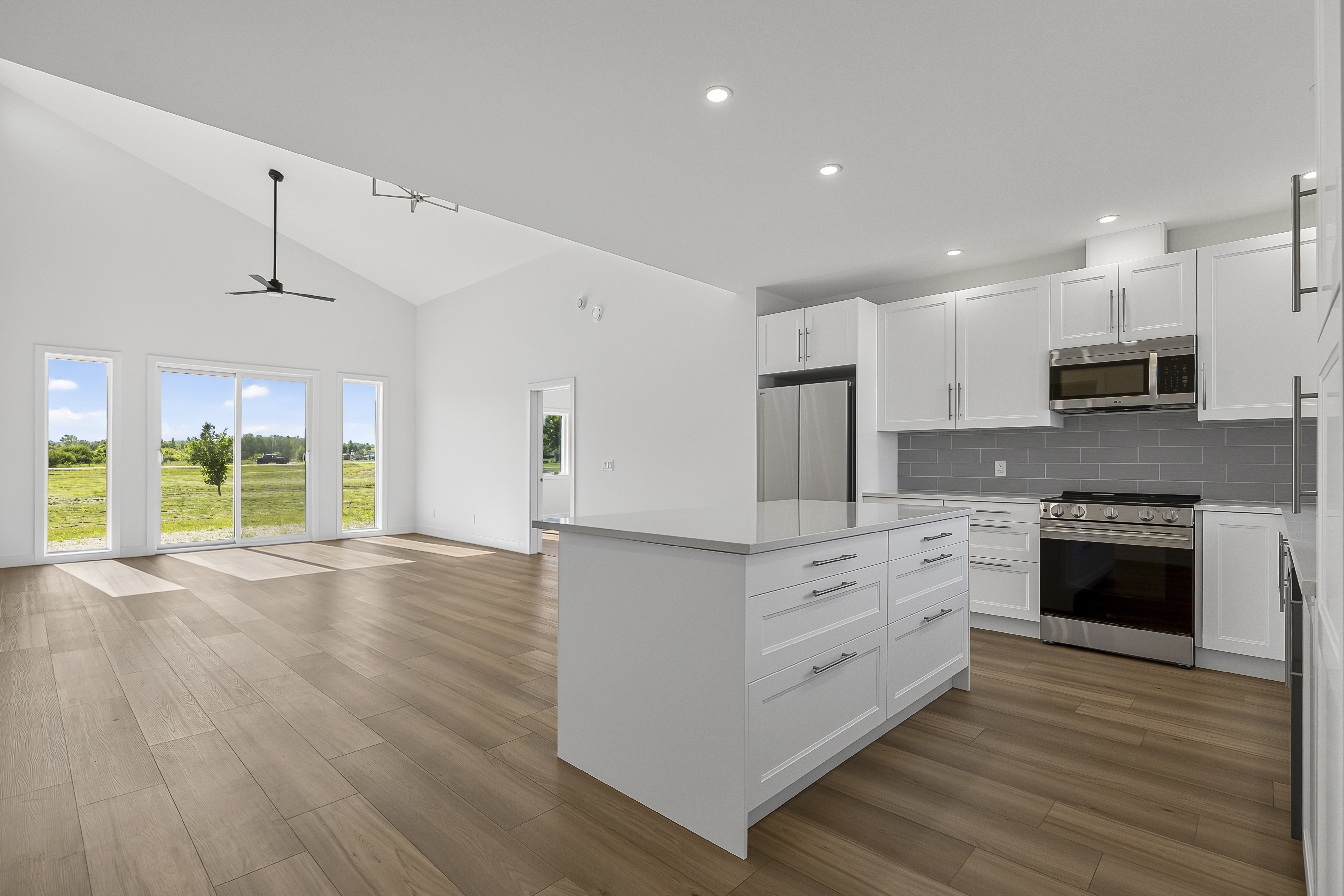 Brand New 3bed 2bath home in peaceful Carbon