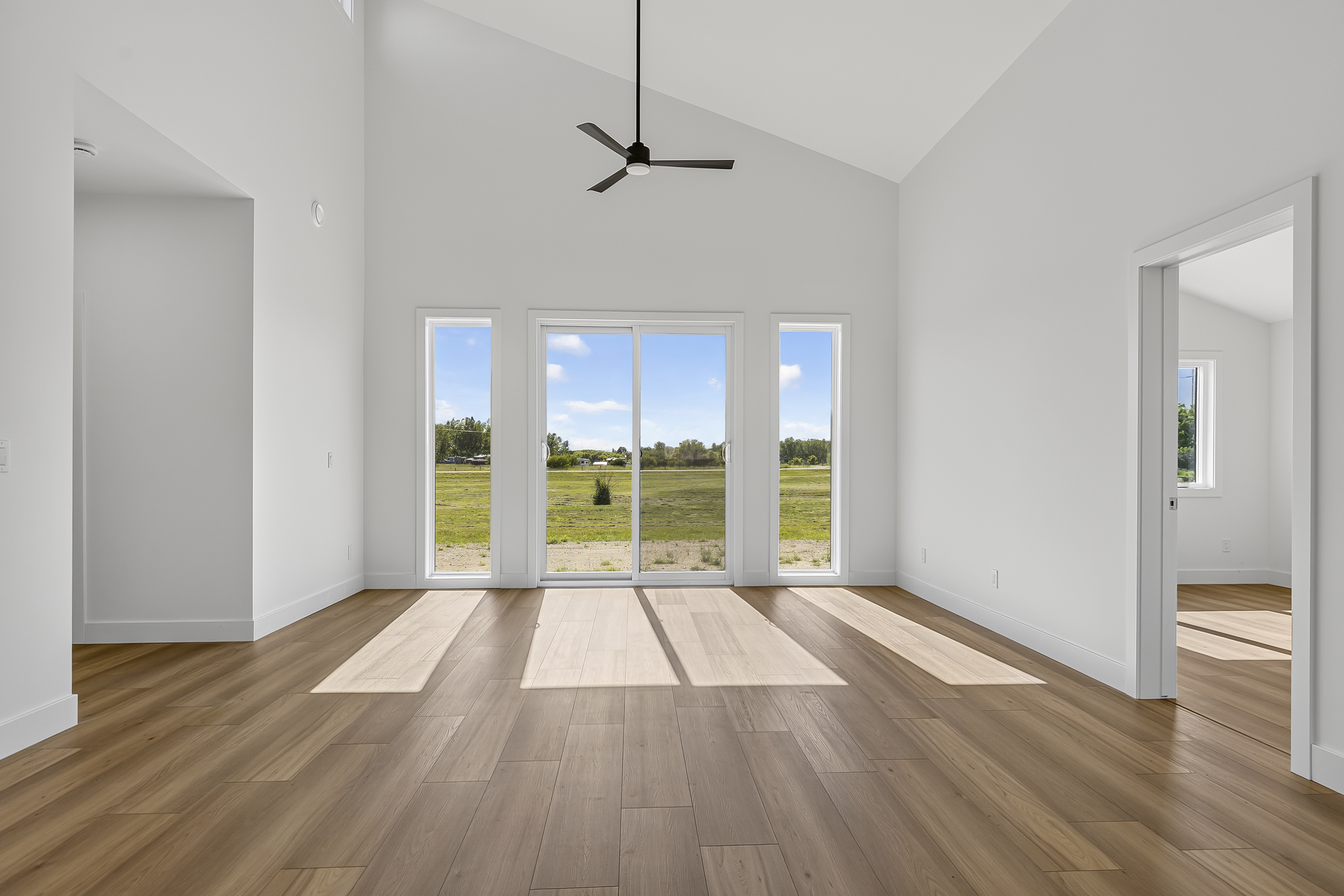 Brand New 3bed 2bath home in peaceful Carbon