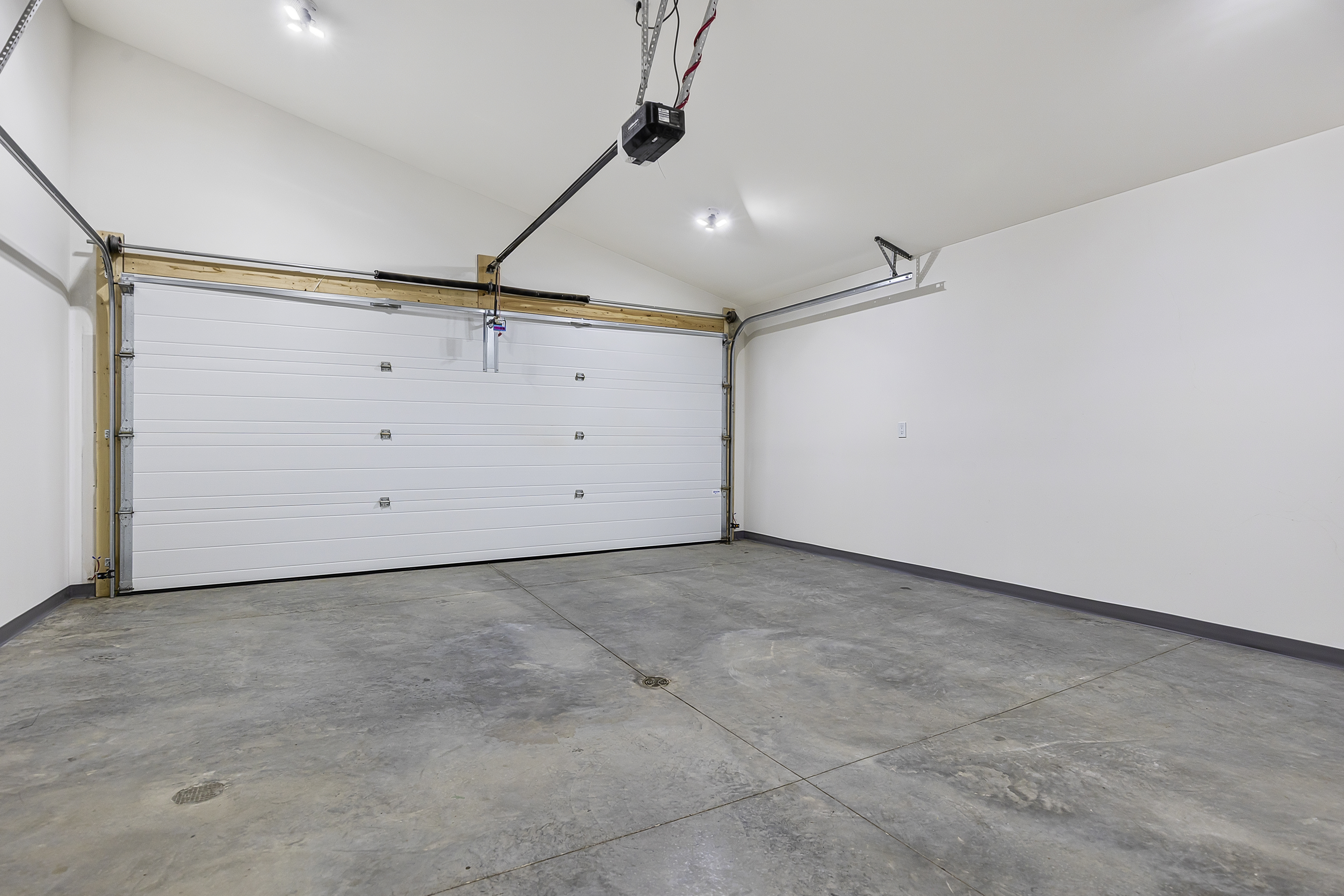 Brand New 3bed 2bath home in peaceful Carbon