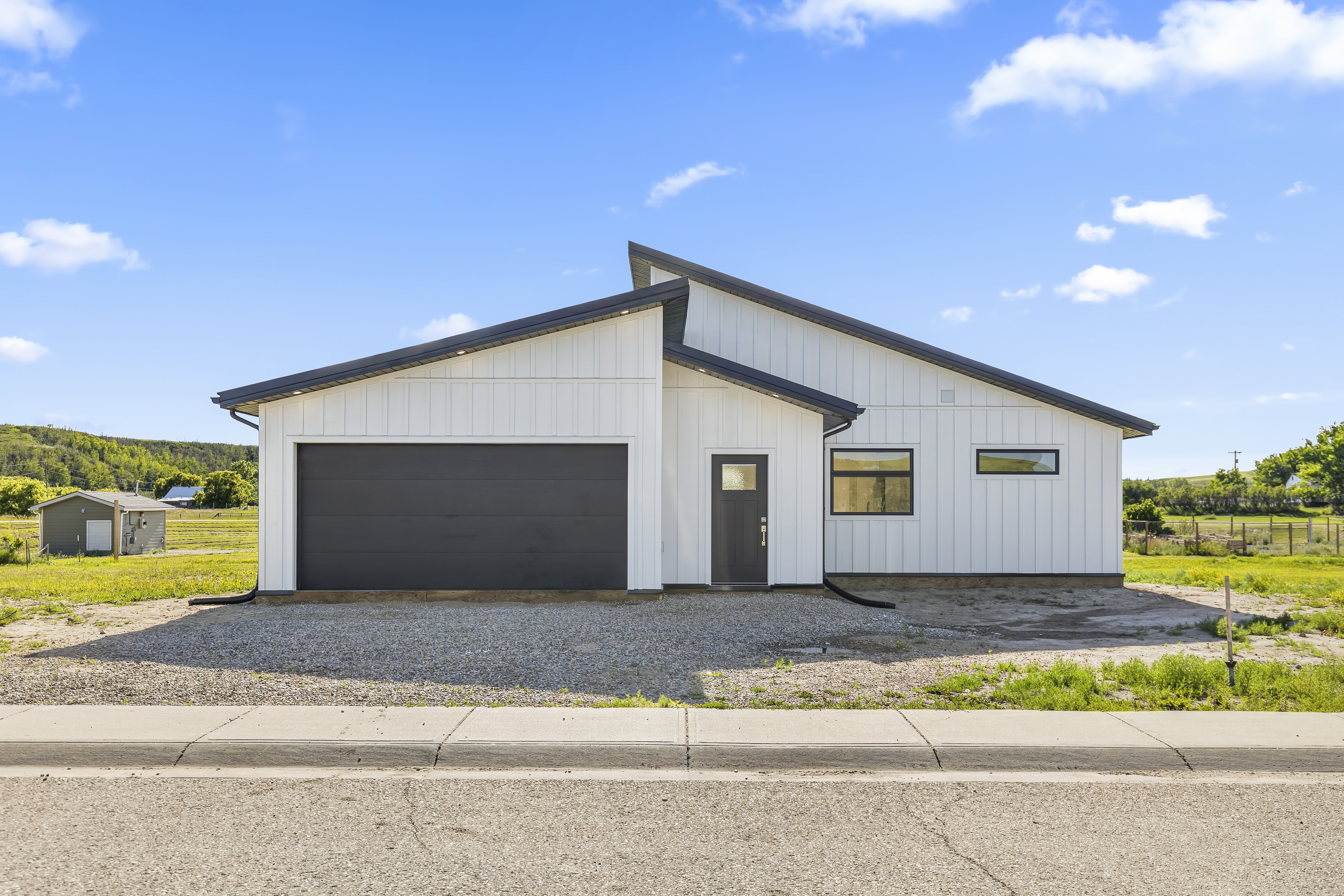 8 Diamond Valley Close