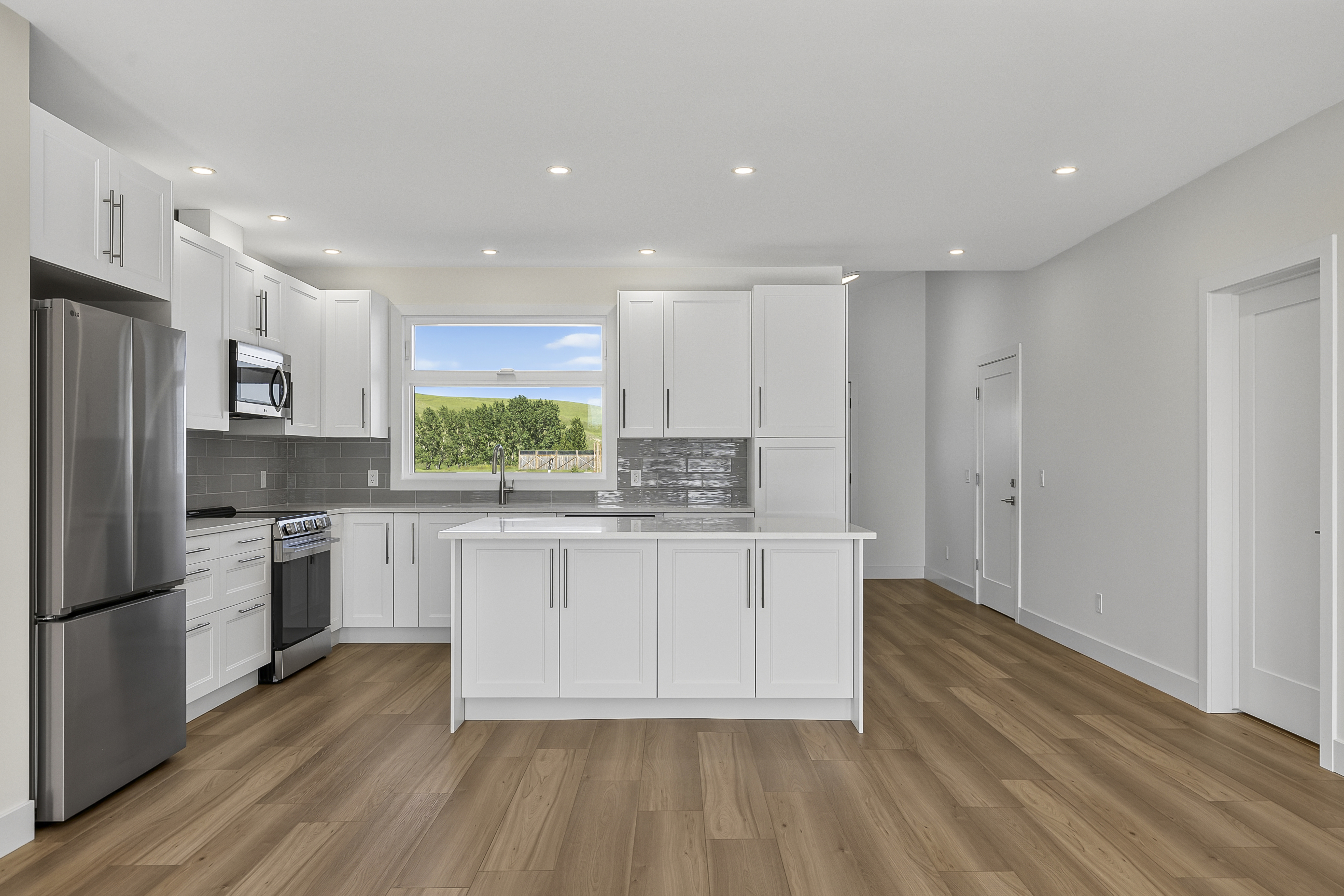 Brand New 3bed 2bath home in peaceful Carbon