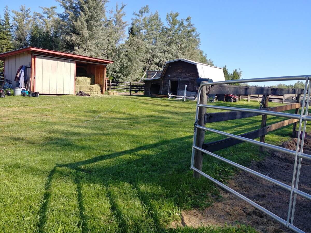 6678 Hwy 24 Ranch For Sale in Lone Butte, BC For Sale by Owner Lone