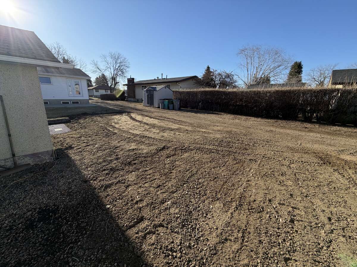1962 bungalow on a HUGE lot with detached shop