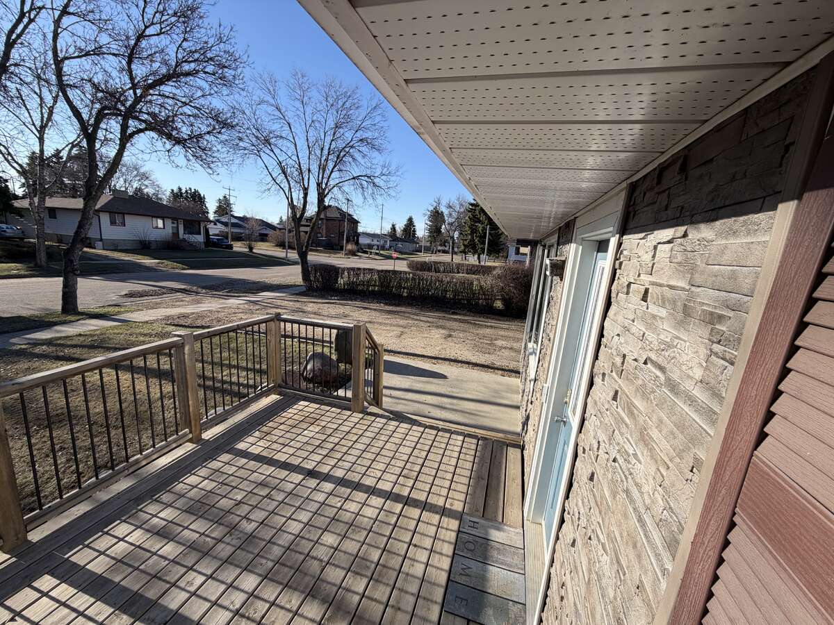 1962 bungalow on a HUGE lot with detached shop