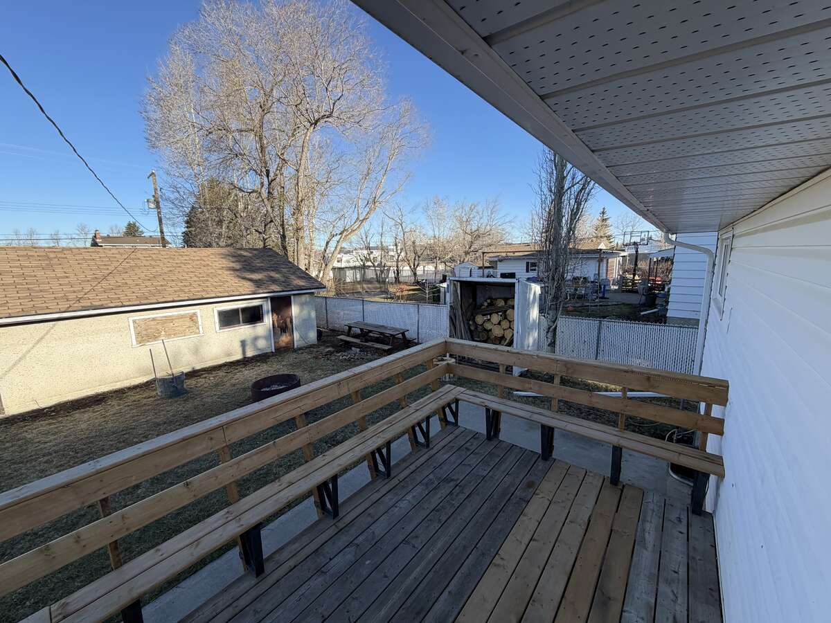 1962 bungalow on a HUGE lot with detached shop