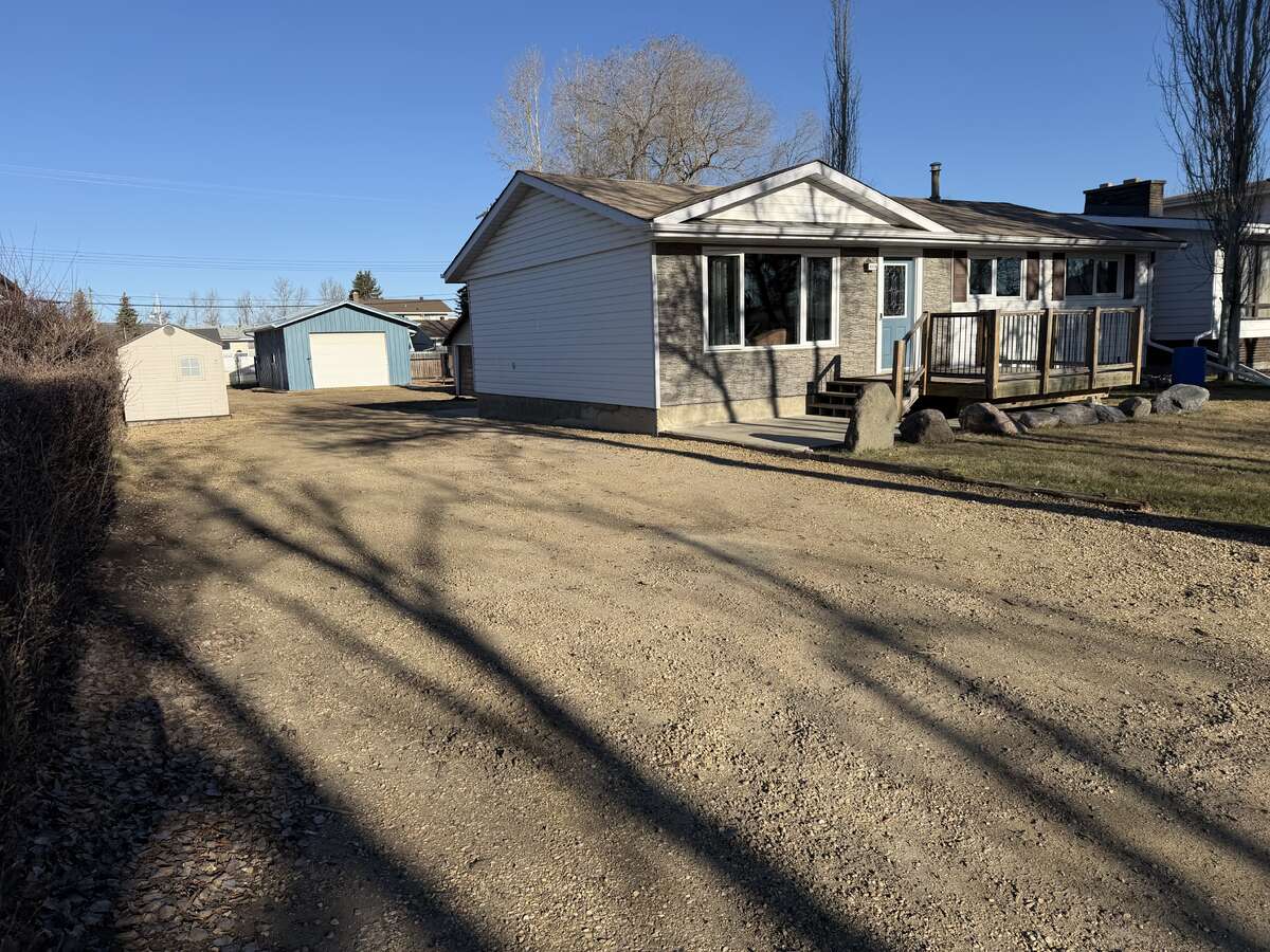 1962 bungalow on a HUGE lot with detached shop