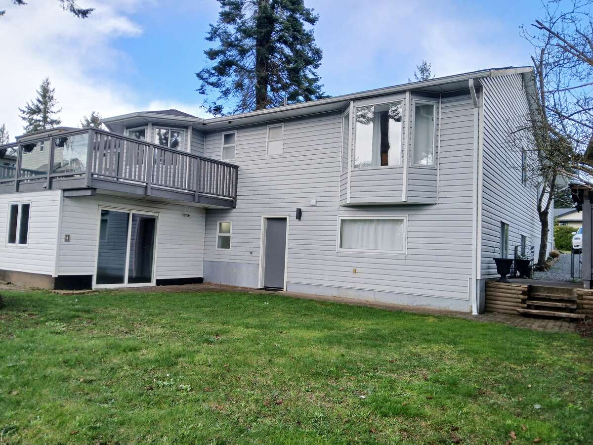 Rear (west) elevation