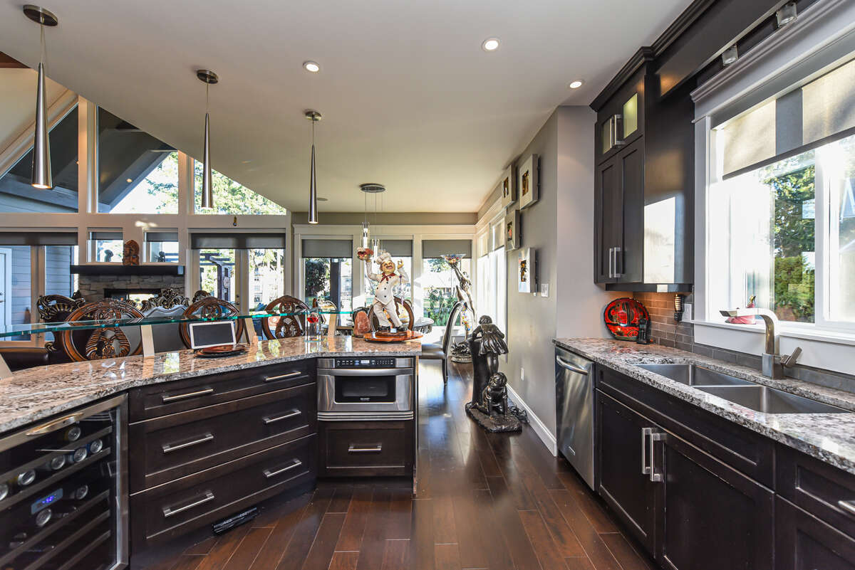 Kitchen to Dining Area