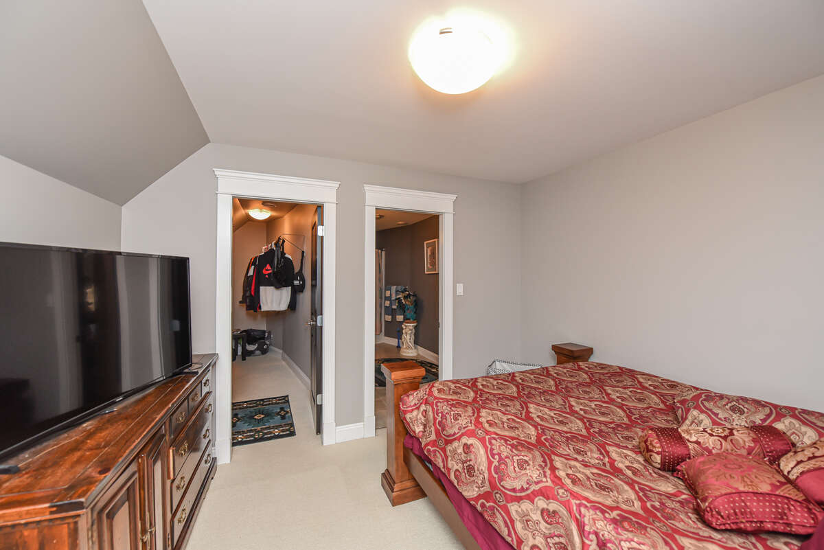 Nanny Suite Bedroom with Walk-in Closet, Full Laundry Facilities and 4 Piece Ensuite Bathroom