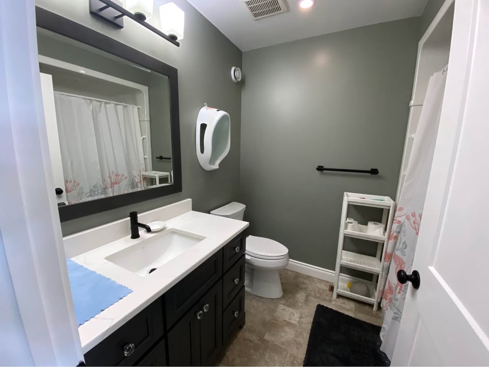 Newly built 3 bedroom family home on Abram Lake