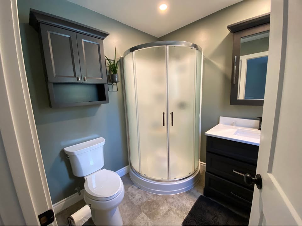 Newly built 3 bedroom family home on Abram Lake