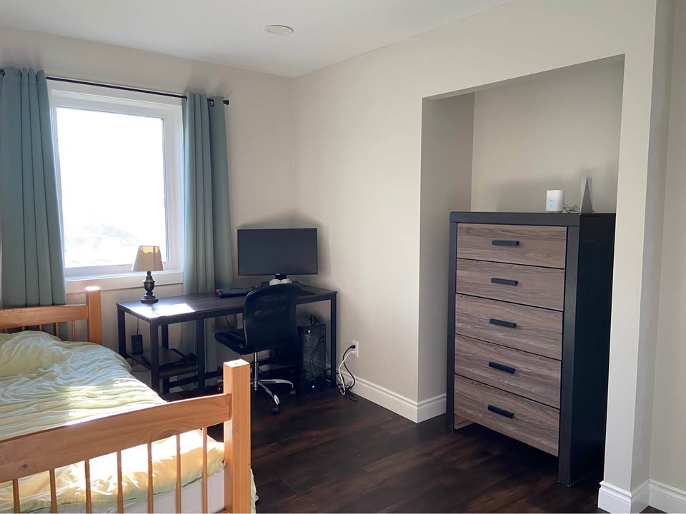 Newly built 3 bedroom family home on Abram Lake