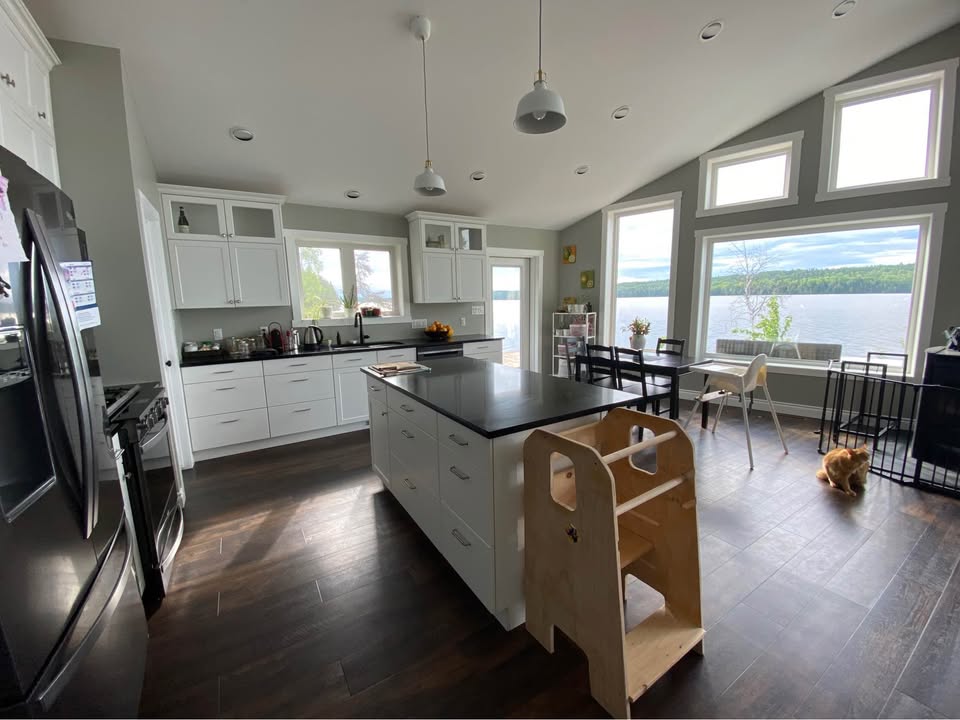 Newly built 3 bedroom family home on Abram Lake