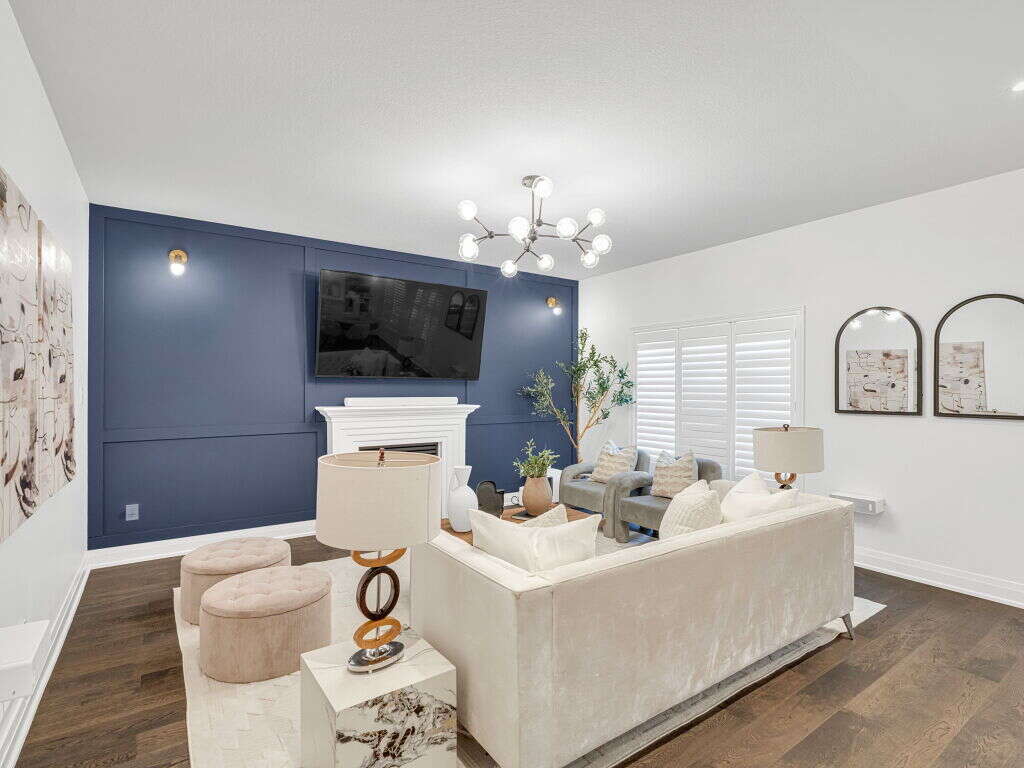 Luxury Living in Hamilton West Mountain 