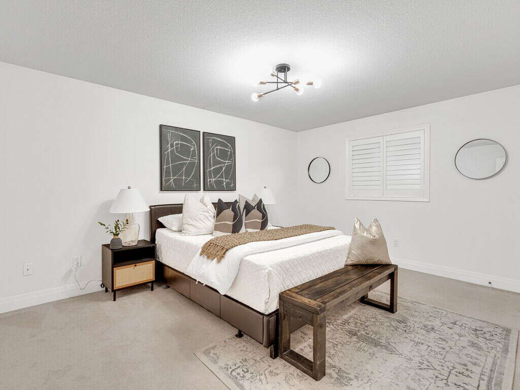 Luxury Living in Hamilton West Mountain 