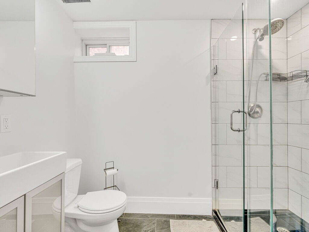 Luxury Living in Hamilton West Mountain 