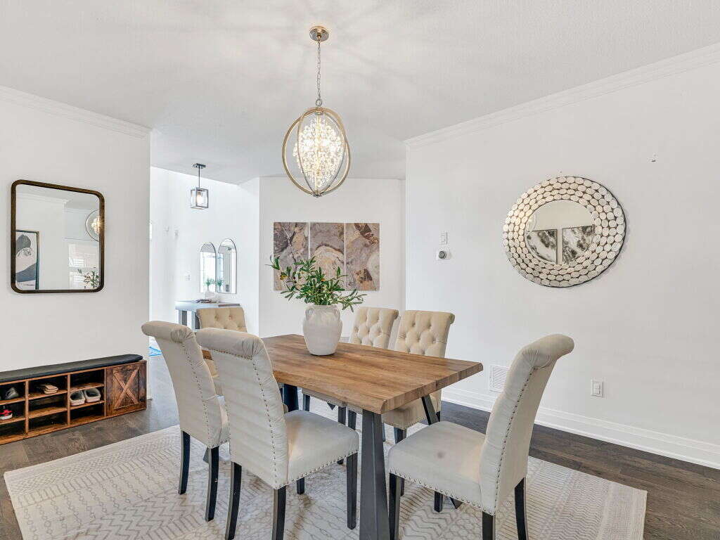 Luxury Living in Hamilton West Mountain 