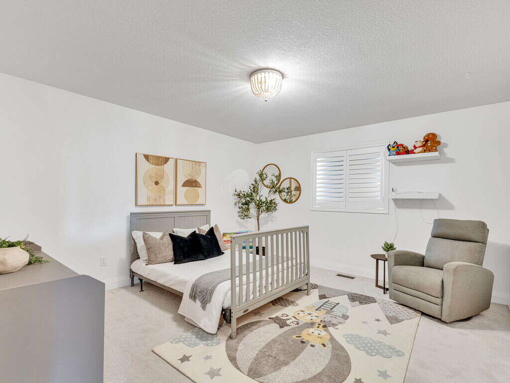 Luxury Living in Hamilton West Mountain 