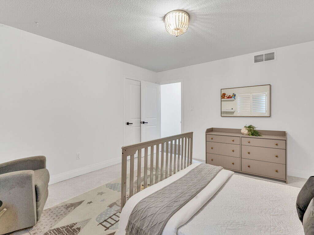 Luxury Living in Hamilton West Mountain 