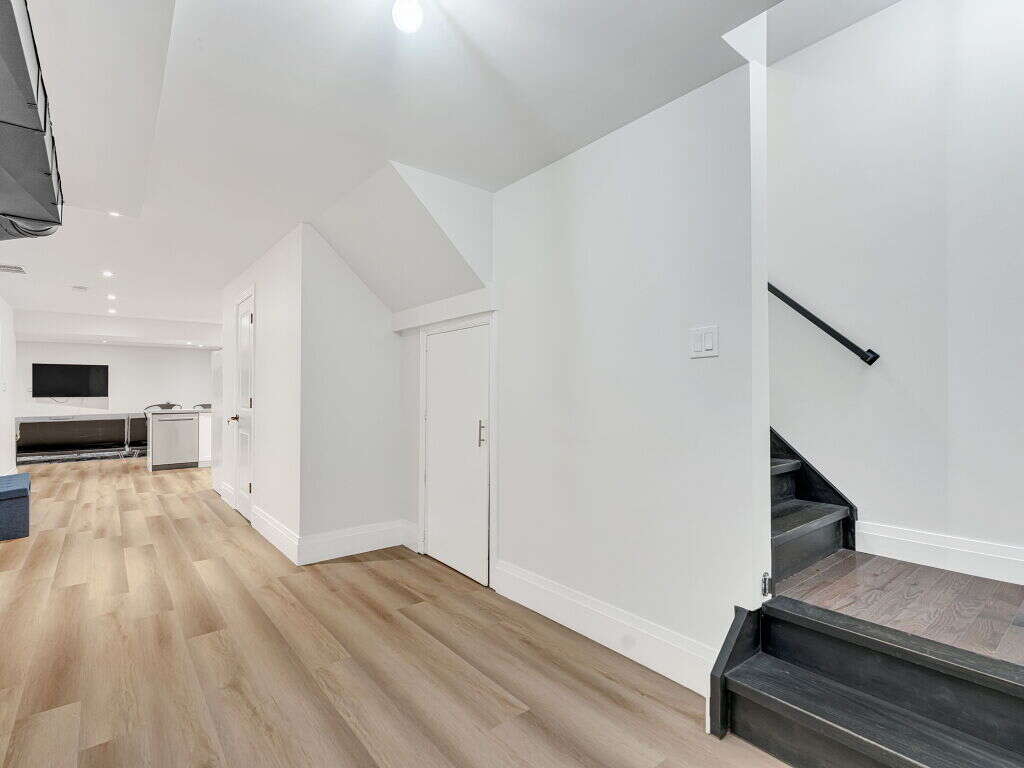 Luxury Living in Hamilton West Mountain 