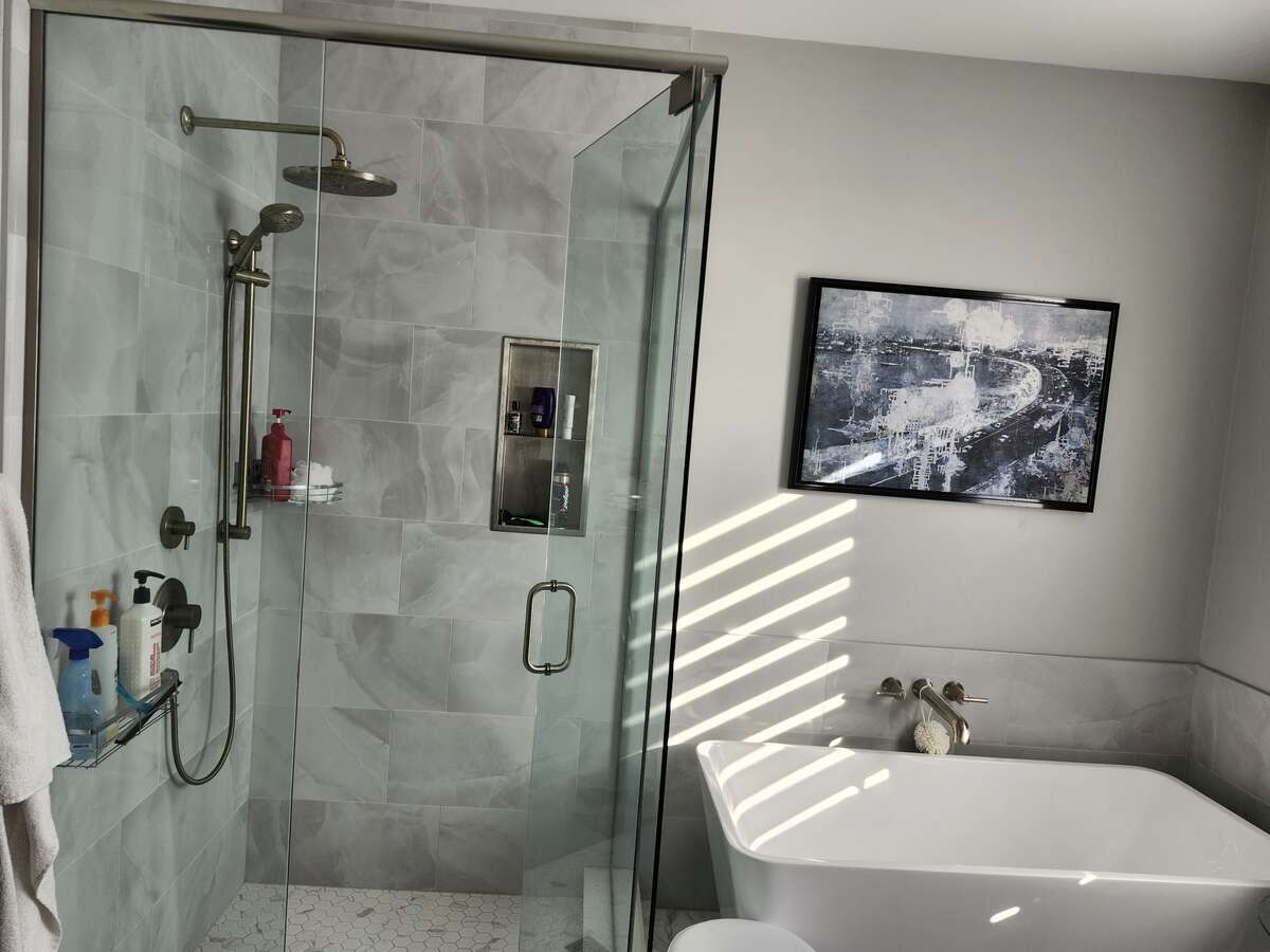 5 Piece Bath (2nd Level)