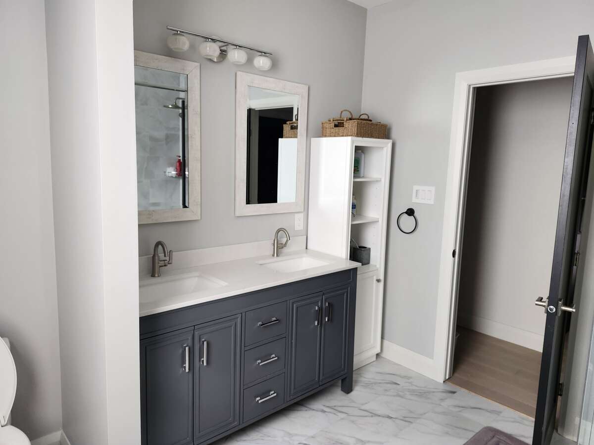 5 Piece Bath (2nd Level)