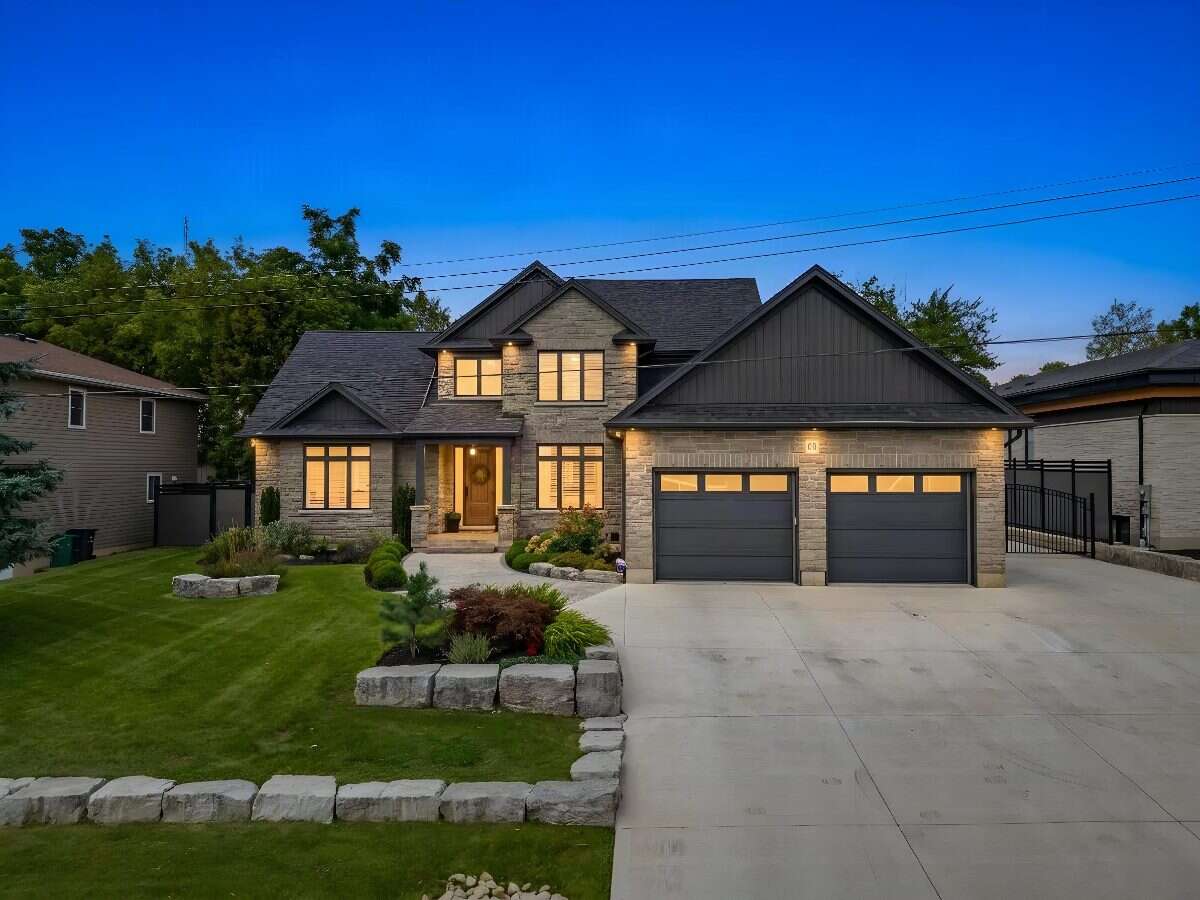 68 Waldau Cres