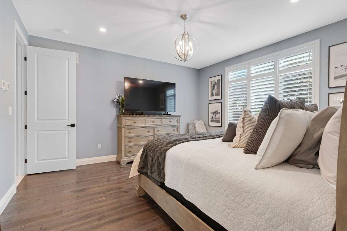 Custom Home. Heated Shop. Quiet lot. Easy Commute