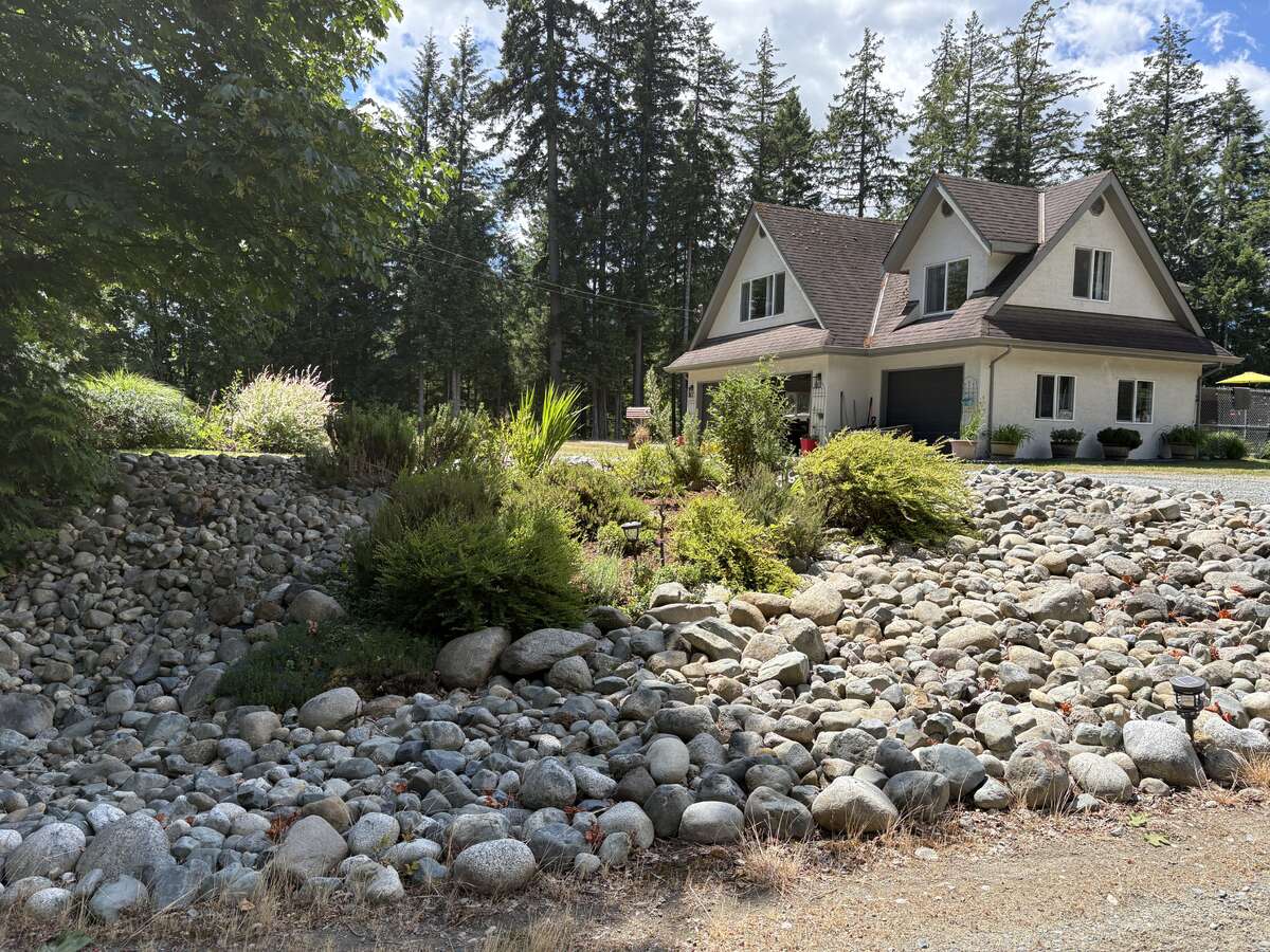 Drive up to main house