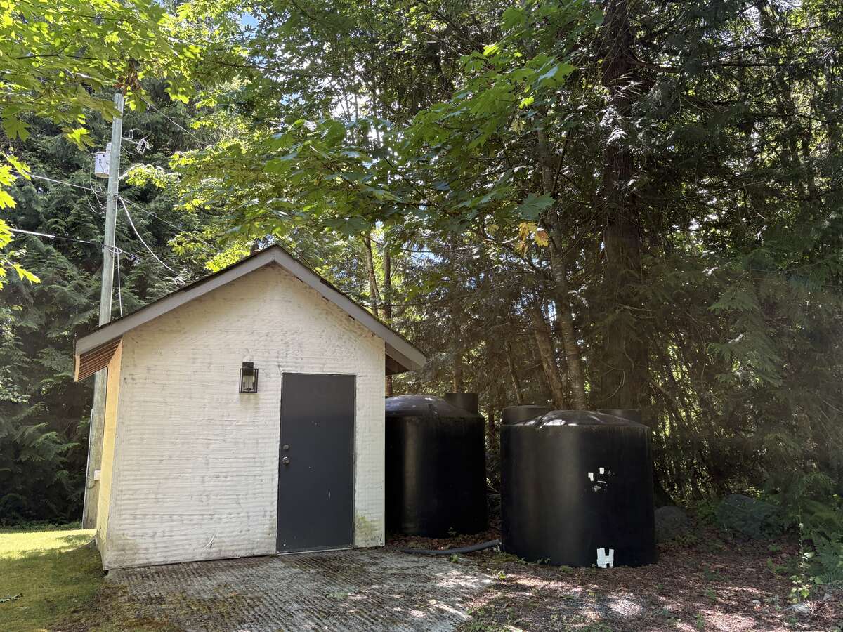 Pump House with two cisterns