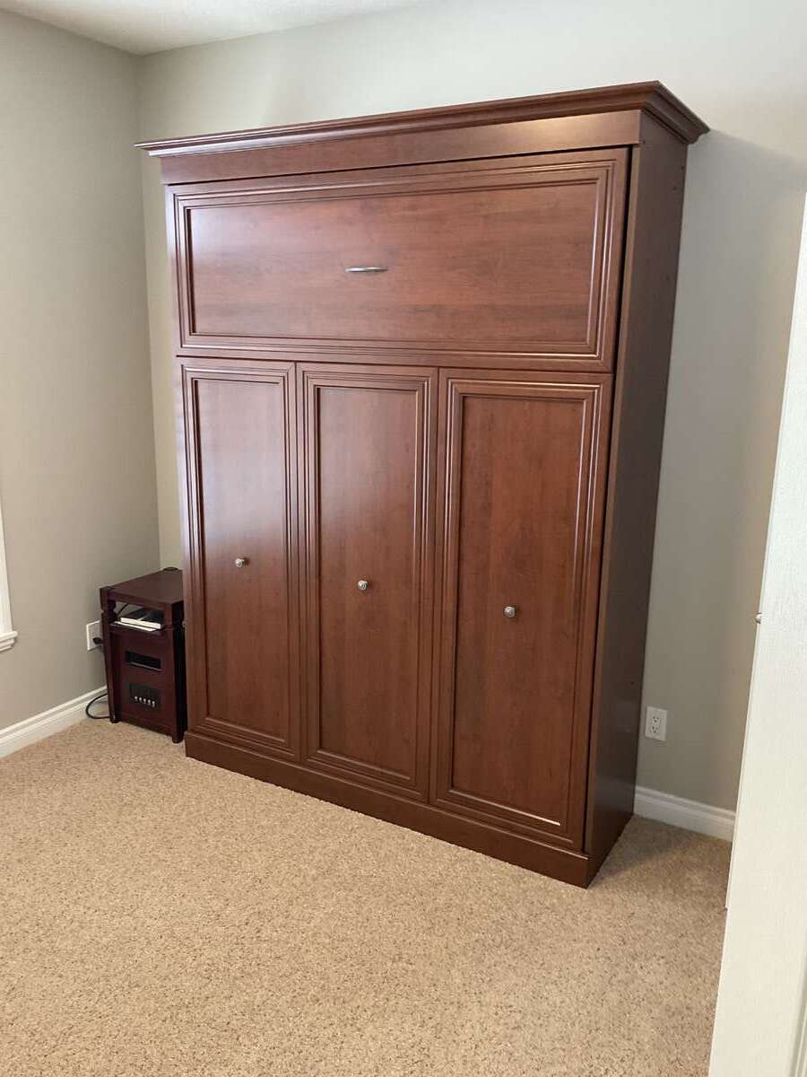 Modern Bungalow Backs Golf Course