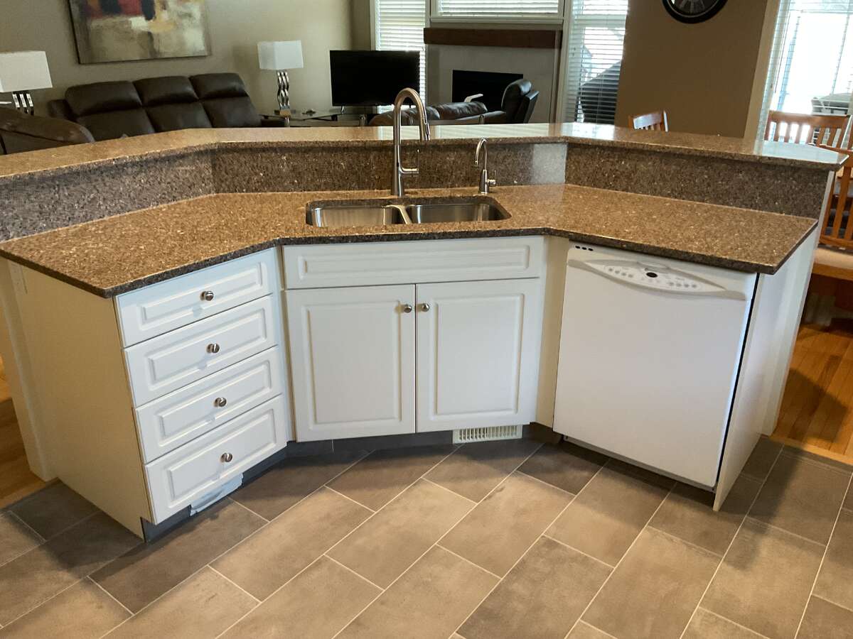 Modern Bungalow Backs Golf Course