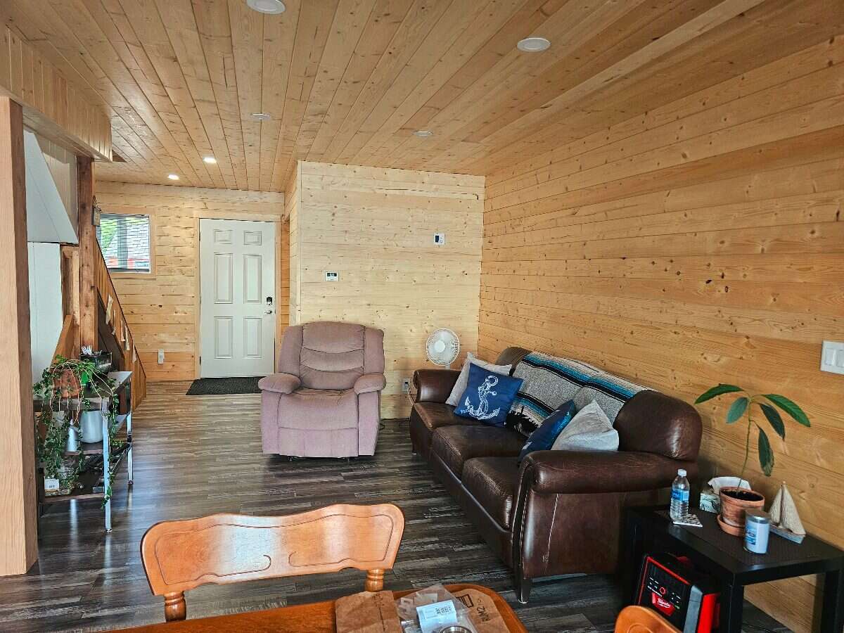 Wake up to lake views, unwind in privacy, and live