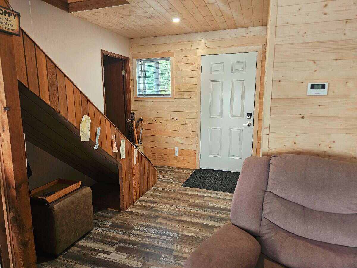Wake up to lake views, unwind in privacy, and live