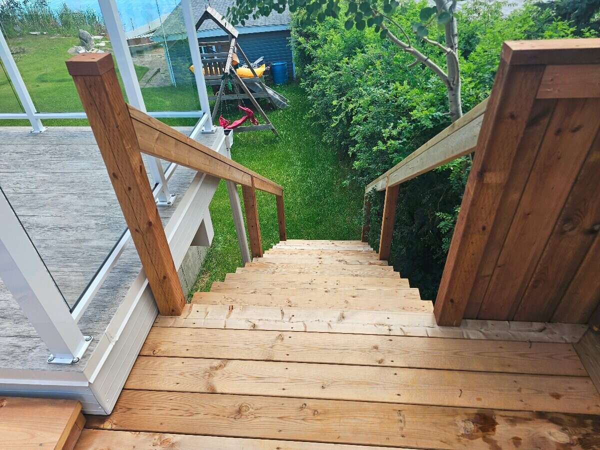 Wake up to lake views, unwind in privacy, and live