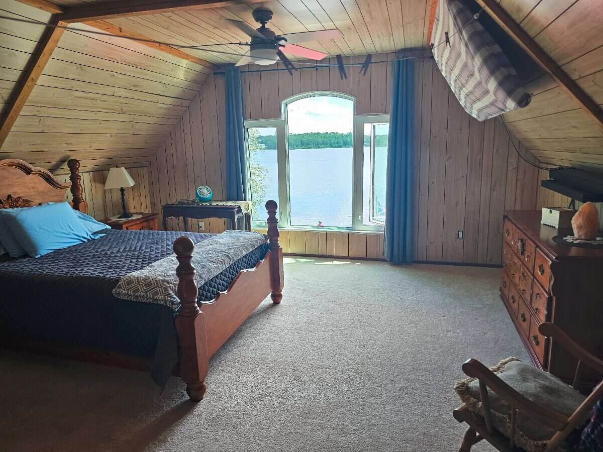 Wake up to lake views, unwind in privacy, and live