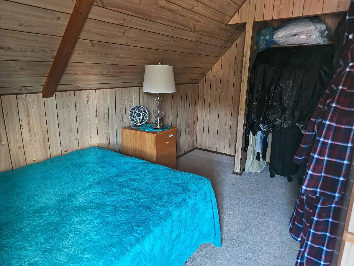Wake up to lake views, unwind in privacy, and live