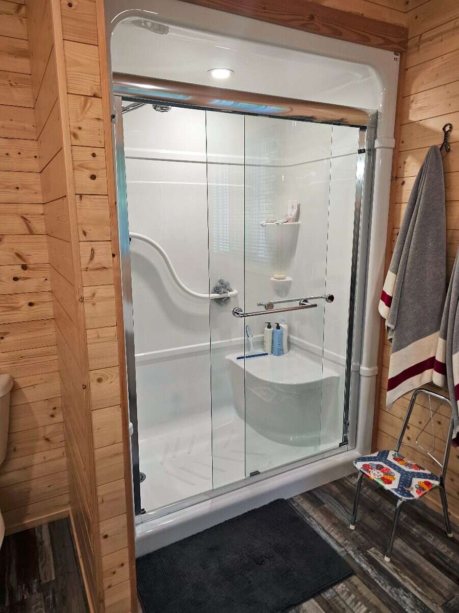 Wake up to lake views, unwind in privacy, and live