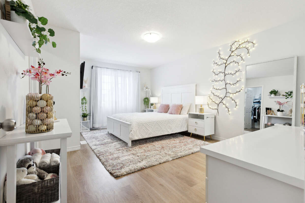 Large master bedroom, carpet free