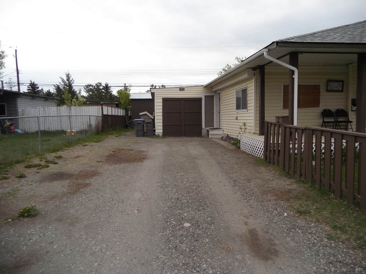 House / Land with Building(s) For Sale in Merritt, BC - 3+1 bed, 1 bath