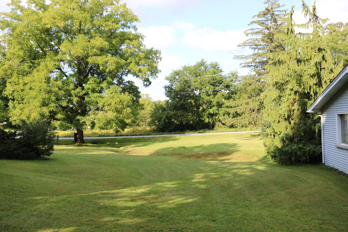 2022 right side of the garage view (2000 sq feet garden was initiated in 2024)