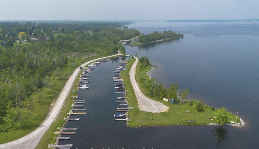 456 Old Surrey Lane, Bobcaygeon, Ontario K0M 1A0